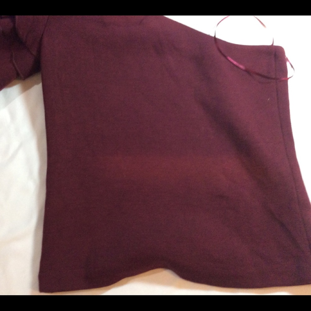 🌲Club Monaco 1 sleeve top. - Picture 2 of 6